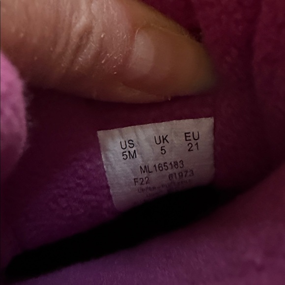 Merrell Gray/Berry little Kids' Snow Boots. Size 5 little kids. - Picture 12 of 14